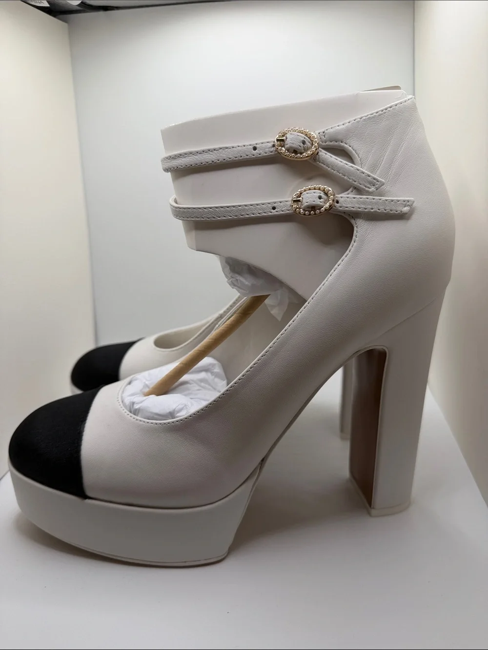 Steve Madden Peyton White Leather Platform Shoes (size 8.5)
